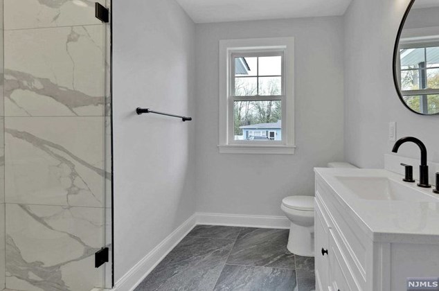 100 Colony Ave, Park Ridge NJ 07656-1104 exterior