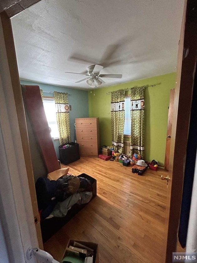 71 Cedarhurst Ave, West Paterson NJ 07424-3004 exterior