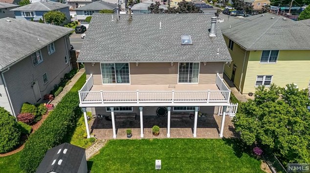 1042 Koelle Blvd, Secaucus NJ  07094-4230 exterior
