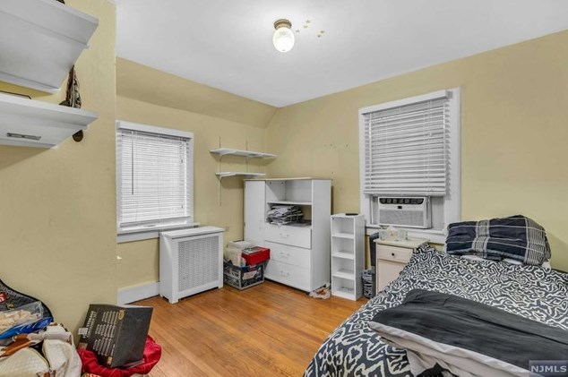 170 Carlton Ter, Teaneck NJ 07666-4618 exterior