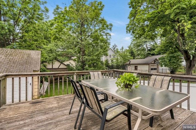 170 Carlton Ter, Teaneck NJ 07666-4618 exterior