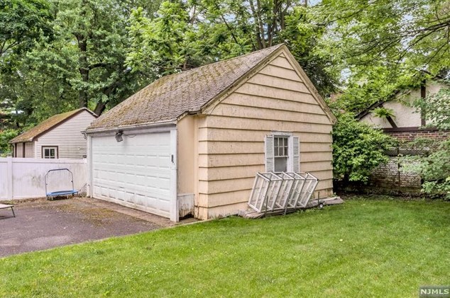 170 Carlton Ter, Teaneck NJ 07666-4618 exterior