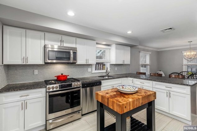 4 Hawthorne St, Rutherford NJ 07070-1126 exterior