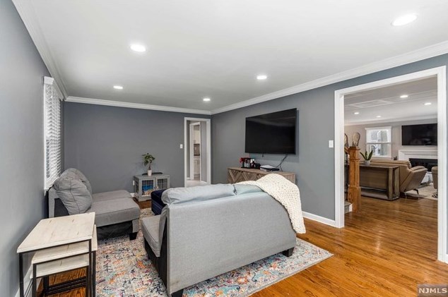 4 Hawthorne St, Rutherford NJ 07070-1126 exterior