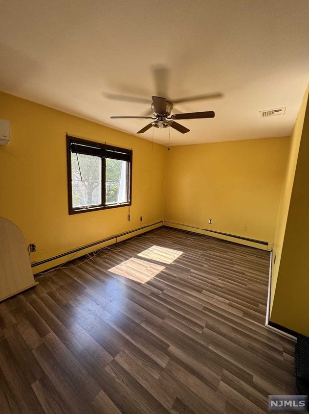 217 Phillips Ave, South Hackensack NJ  07606-1624 exterior