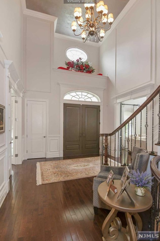 164 Cortland Dr, Upper Saddle River NJ 07458-2818 exterior