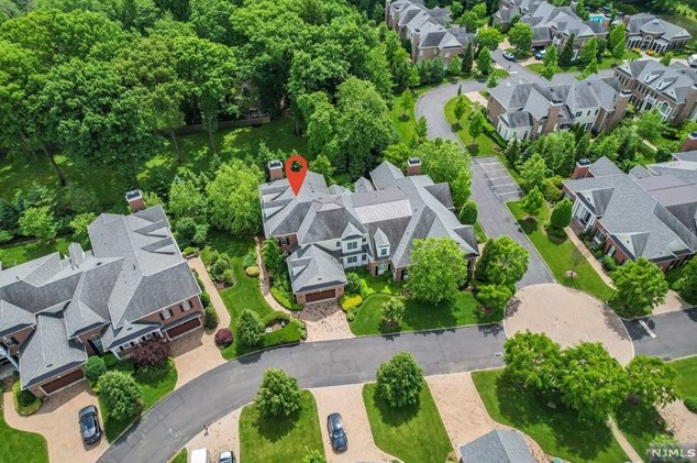 164 Cortland Dr, Upper Saddle River NJ 07458-2818 exterior