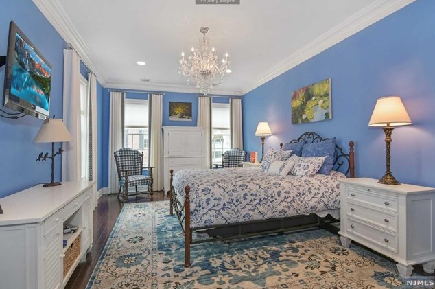 164 Cortland Dr, Upper Saddle River NJ 07458-2818 exterior