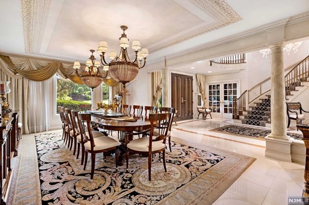 168 Vaccaro Dr, Cresskill NJ 07626-1761 exterior