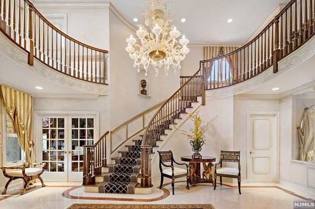 168 Vaccaro Dr, Cresskill NJ 07626-1761 exterior