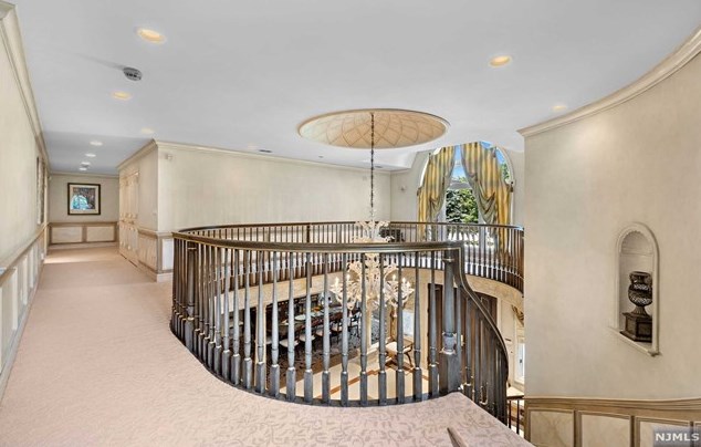 168 Vaccaro Dr, Cresskill NJ 07626-1761 exterior