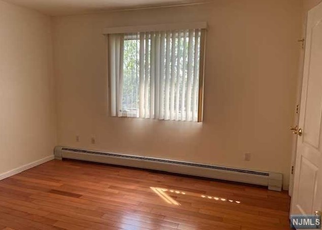 11 Ruby Ave, Palisades Park NJ  07650-1432 exterior