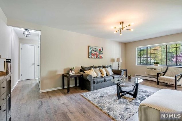 3 Avon Ct, Chatham Township NJ exterior