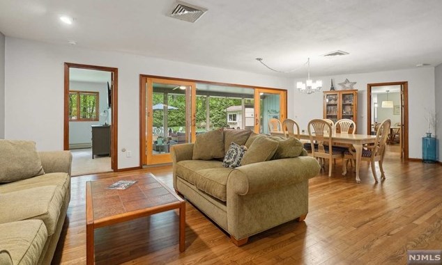 18 Ellsworth Ter, Montvale NJ 07645-2010 exterior