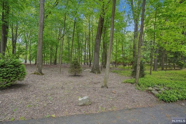 18 Ellsworth Ter, Montvale NJ 07645-2010 exterior