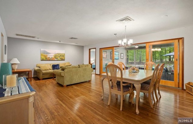 18 Ellsworth Ter, Montvale NJ 07645-2010 exterior