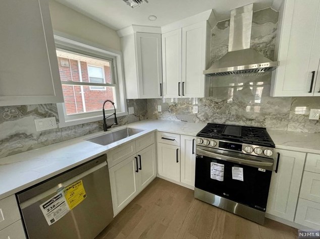 419 10th St, Palisades Park NJ  07650-2324 exterior