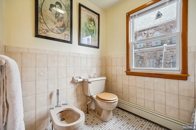 9 Church Square, East Newark, NJ 07029