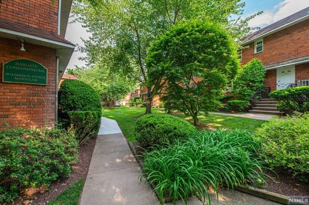 39 Harrison Ave, Montclair NJ  07042-2042 exterior