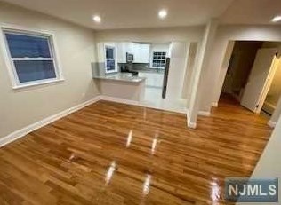 211 Hillside Ave, Bergenfield NJ  07621-2531 exterior