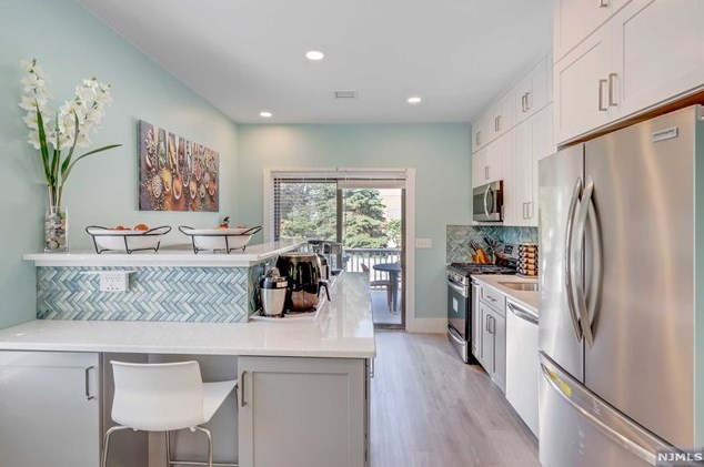 117 Lk St, Bergenfield NJ 07621-2817 exterior