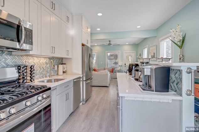 117 Lk St, Bergenfield NJ 07621-2817 exterior