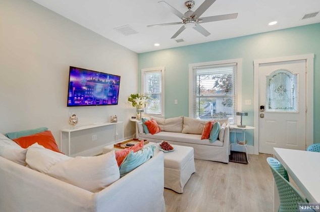 117 Lk St, Bergenfield NJ 07621-2817 exterior