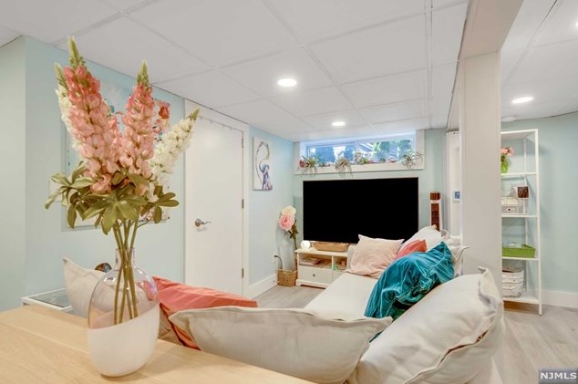 117 Lk St, Bergenfield NJ 07621-2817 exterior