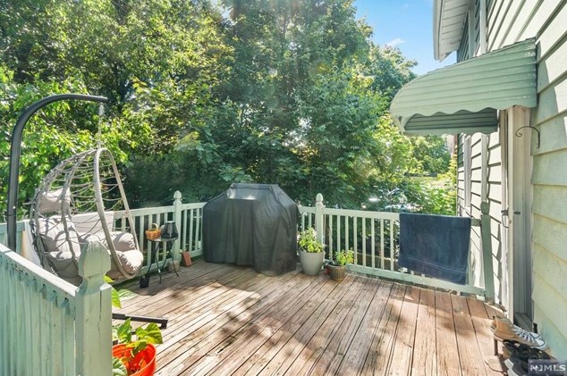 187 Ft Lee Rd, Teaneck NJ 07666-3209 exterior