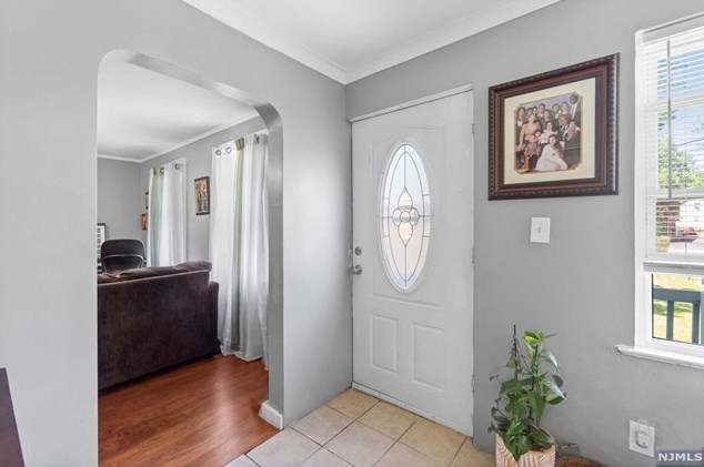 187 Ft Lee Rd, Teaneck NJ 07666-3209 exterior