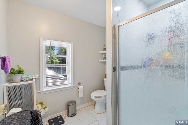 187 Ft Lee Rd, Teaneck NJ 07666-3209 exterior