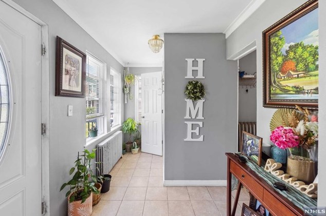 187 Ft Lee Rd, Teaneck NJ 07666-3209 exterior