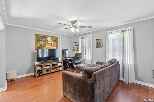 187 Ft Lee Rd, Teaneck NJ 07666-3209 exterior