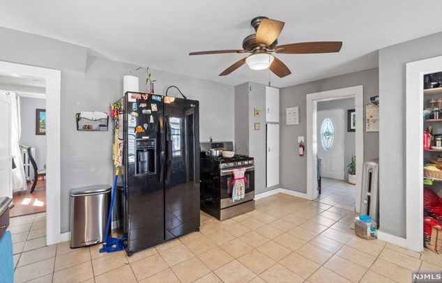 187 Ft Lee Rd, Teaneck NJ 07666-3209 exterior