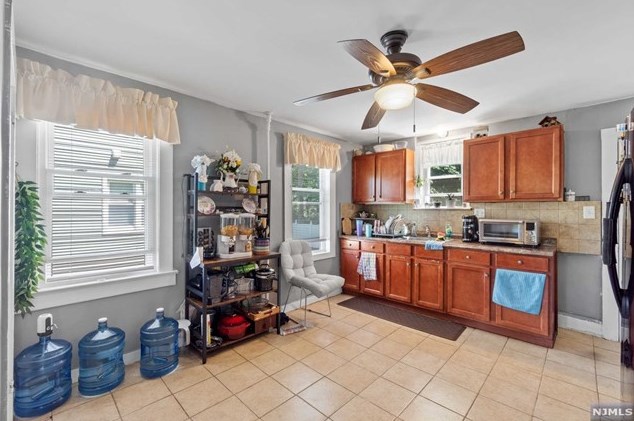 187 Ft Lee Rd, Teaneck NJ 07666-3209 exterior