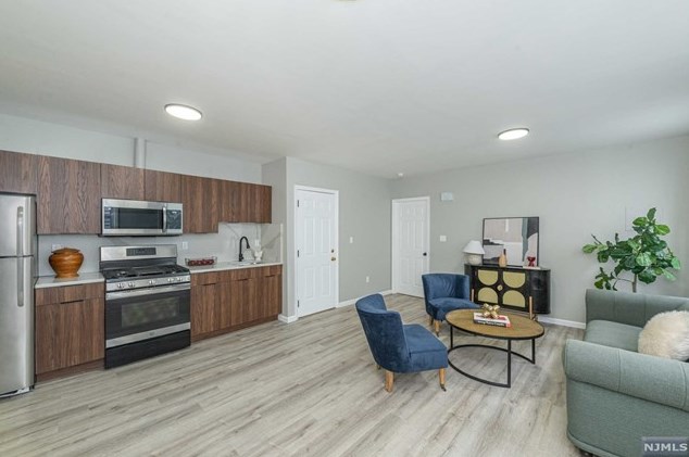 125 Kearney Ave, Jersey City NJ 07305-1632 exterior