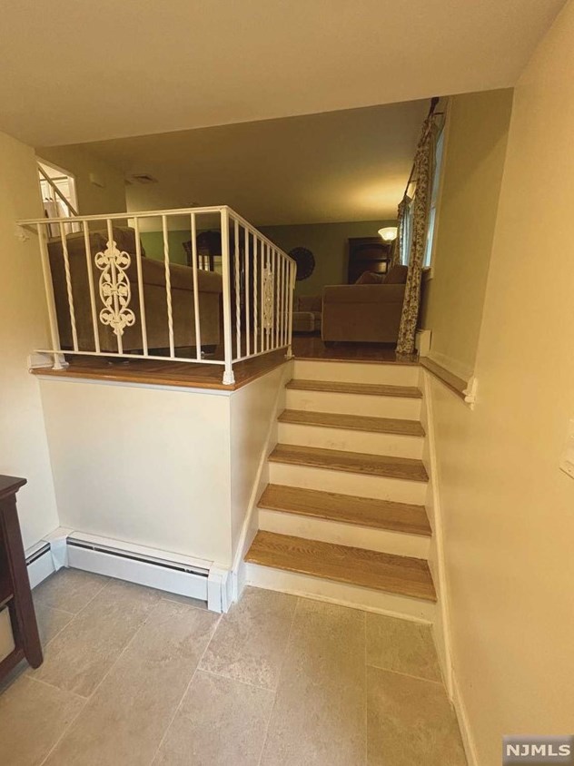 131 Prospect Ter, Teaneck NJ 07666-5823 exterior