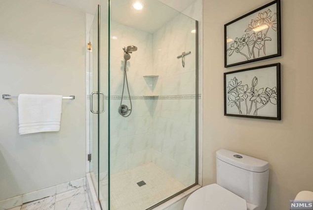 317 Pleasant Ave, Ridgewood NJ  07450-2836 exterior