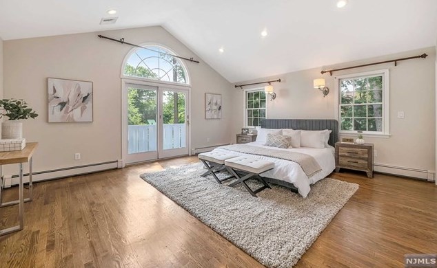 317 Pleasant Ave, Ridgewood NJ  07450-2836 exterior