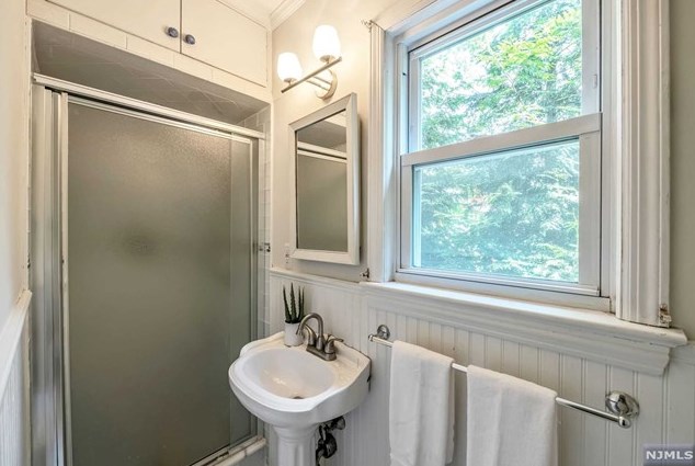 317 Pleasant Ave, Ridgewood NJ  07450-2836 exterior