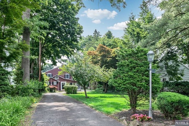 317 Pleasant Ave, Ridgewood NJ  07450-2836 exterior