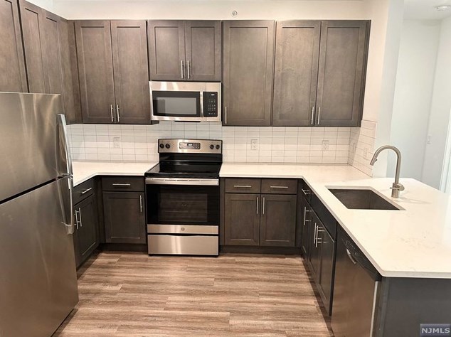 480 Paterson Ave, East Rutherford NJ 07073-1205 exterior