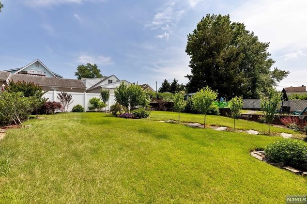 706 8th St, Lyndhurst NJ  07071-3108 exterior