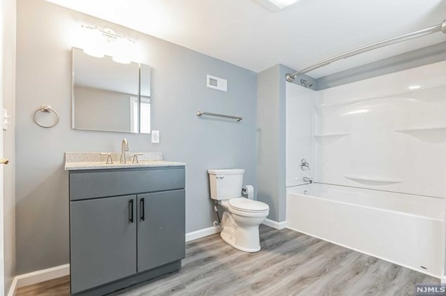 314 Almond St, Vineland NJ 08360-5218 exterior