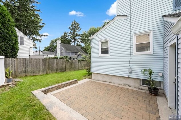 614 Maple Ave, Teaneck NJ 07666-1833 exterior