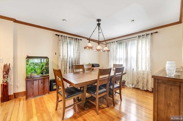 614 Maple Ave, Teaneck NJ 07666-1833 exterior