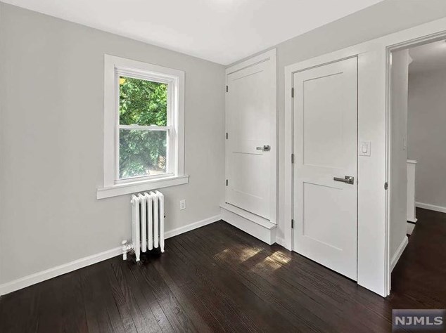 1290 Beaumont Ave, Teaneck NJ 07666-4901 exterior