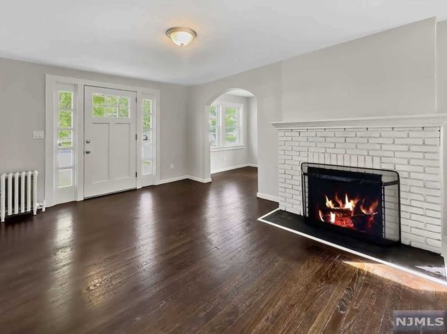 1290 Beaumont Ave, Teaneck NJ 07666-4901 exterior