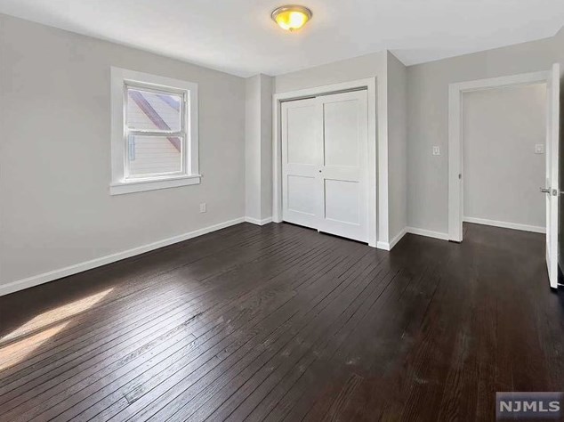 1290 Beaumont Ave, Teaneck NJ 07666-4901 exterior