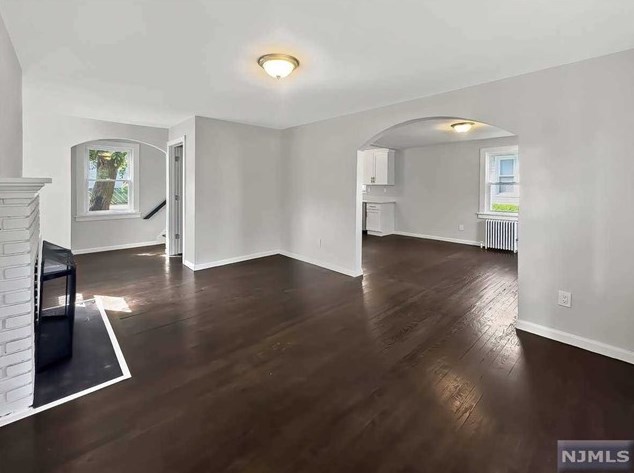 1290 Beaumont Ave, Teaneck NJ 07666-4901 exterior